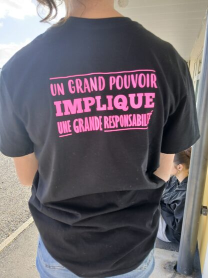 T-shirt avec texte personnalisable – Image 7